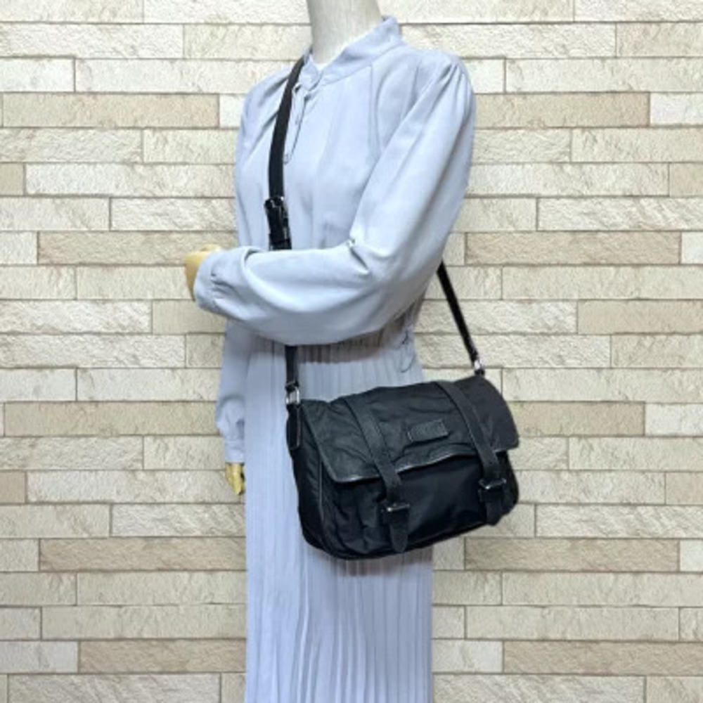 Gucci bag GG shoulder messenger black